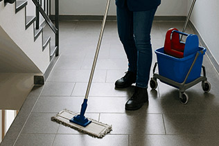 Treppenhausreinigung für Wohnungsbaugesellschaften